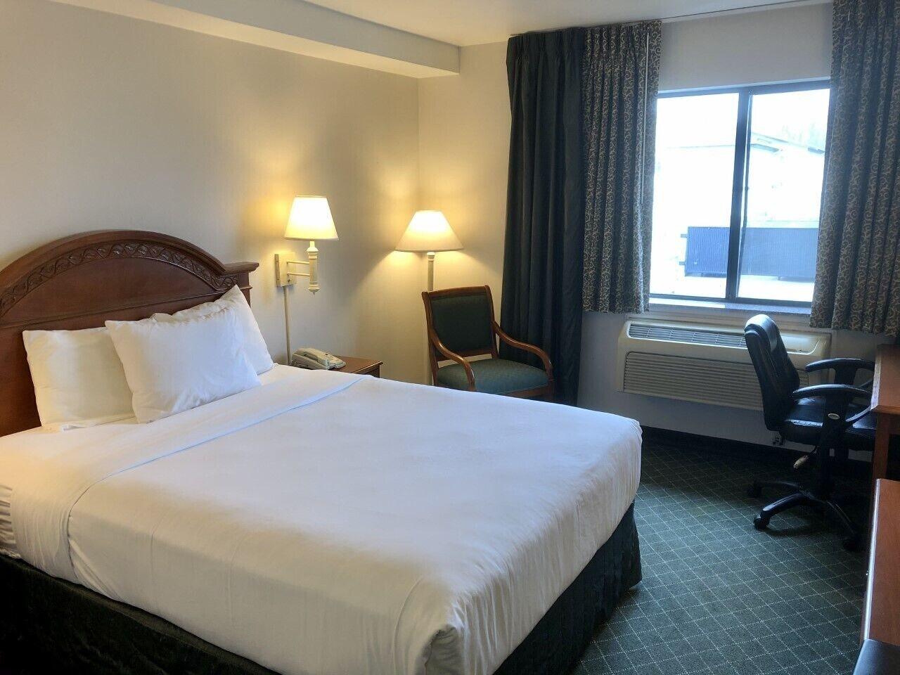 Baymont Inn & Suites By Wyndham Белингам Екстериор снимка