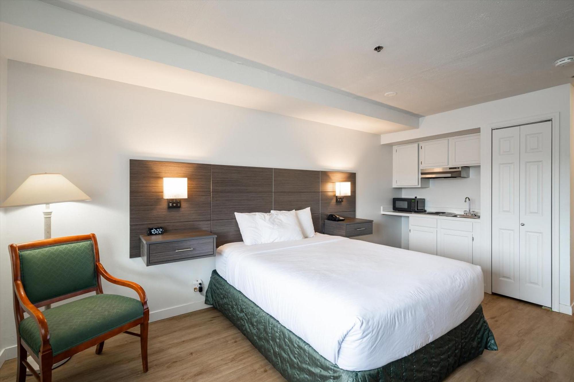 Baymont Inn & Suites By Wyndham Белингам Екстериор снимка