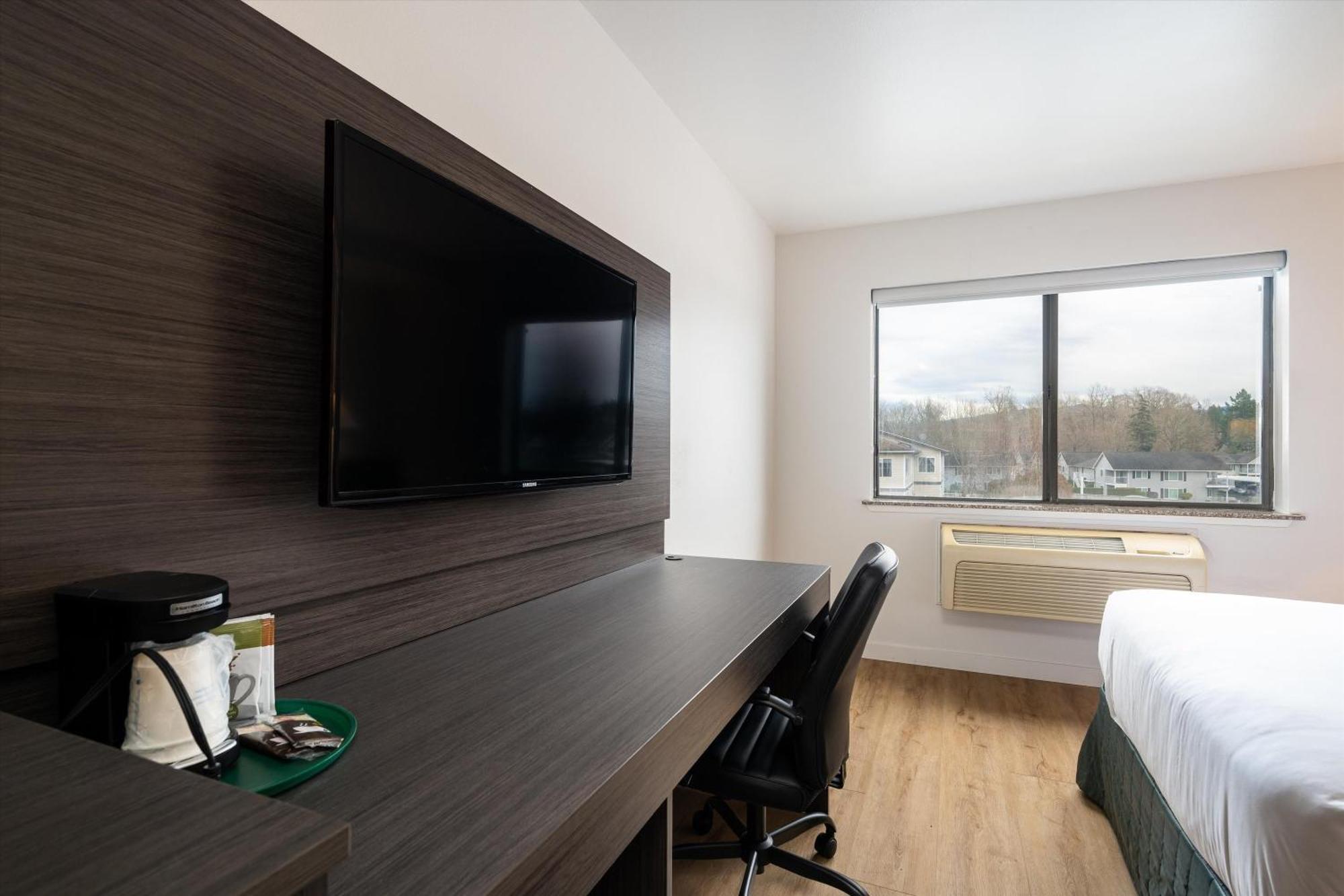 Baymont Inn & Suites By Wyndham Белингам Екстериор снимка