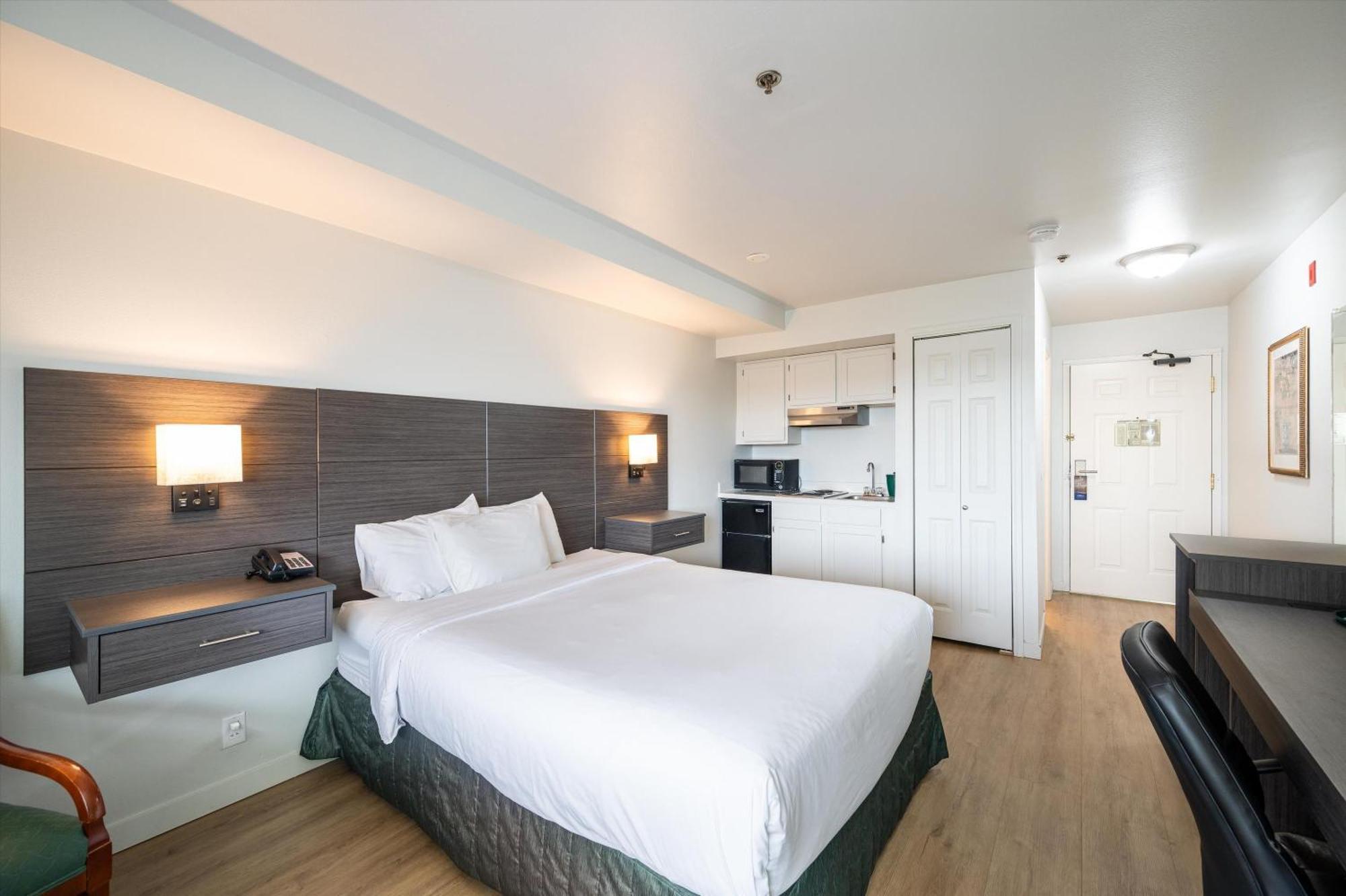 Baymont Inn & Suites By Wyndham Белингам Екстериор снимка